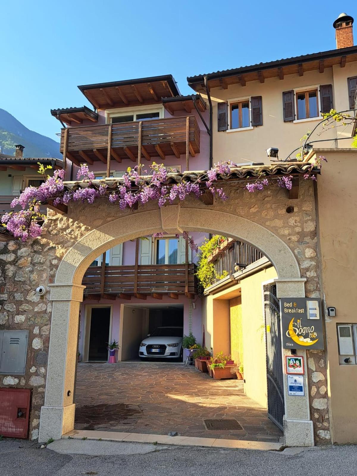 Il Sogno Bed & Breakfast Avio Ngoại thất bức ảnh